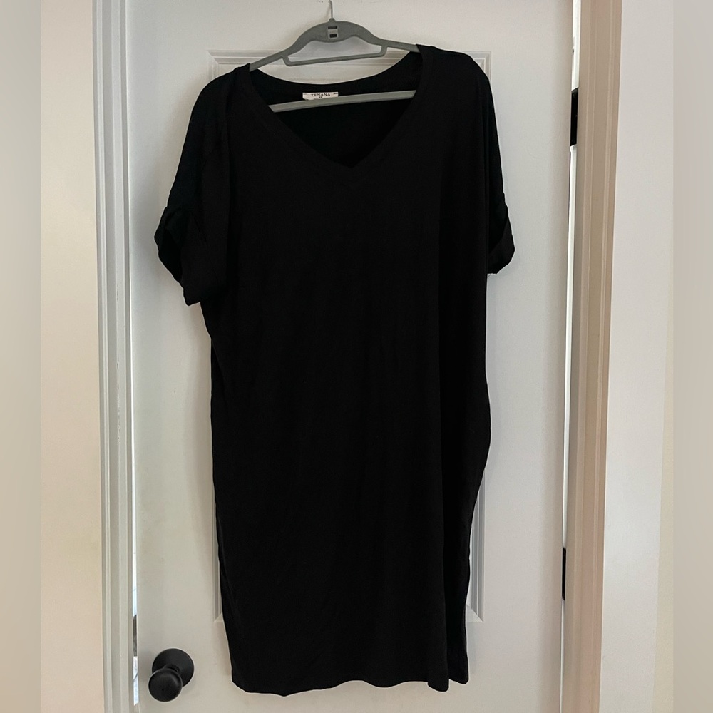 Zenana Outfitters Black V-Neck T-Short Dress w/ pockets NWOT 2x